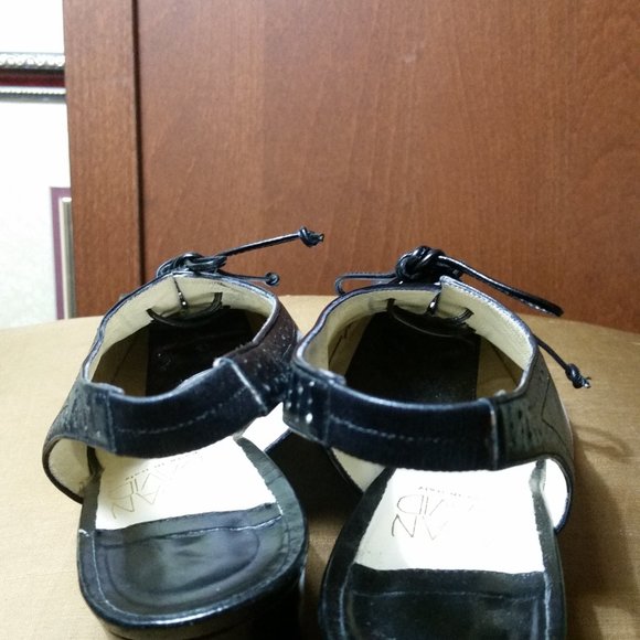 Joan & David   Spectator Wingtip Slingback - Picture 4 of 8